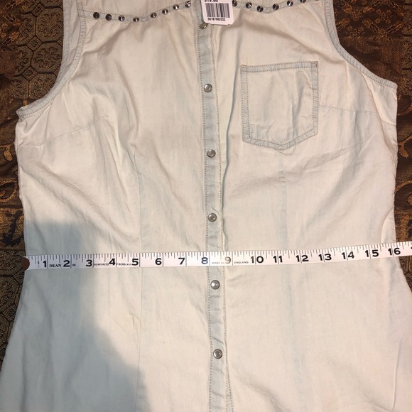 FOREVER 21 Sleeveless Woven Light Denim Shirt-Sz M - Picture 8 of 8